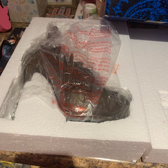 Veronese Design Steampunk Stiletto Hill Ironopolis Cold Cast Bronze 10 Inch Tall - Picture 9 of 11